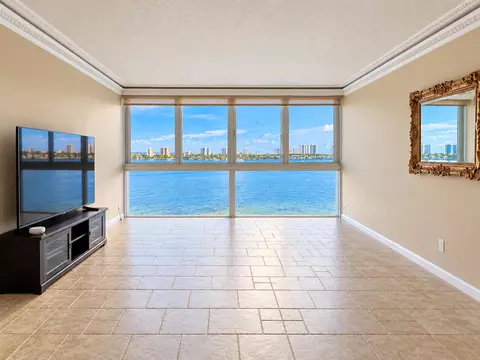 401 Lake Shore Dr #802, Lake Park, FL 33403