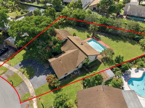 8350 NW 51st St, Lauderhill, FL 33351