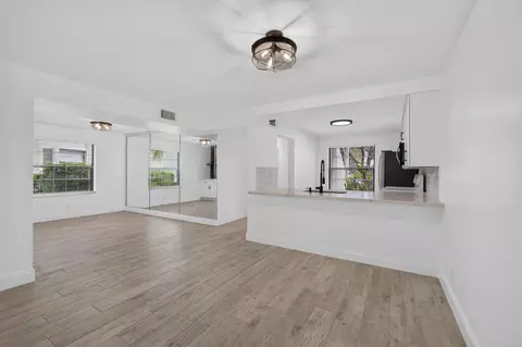 1701 Sabal Ridge Cir #D, Palm Beach Gardens, FL 33418