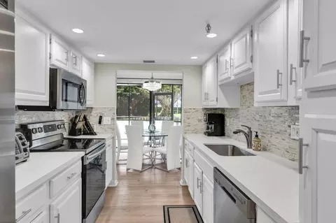 899 Jeffery St #109, Boca Raton, FL 33487
