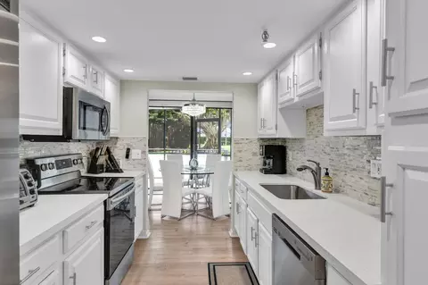 899 Jeffery St #109, Boca Raton, FL 33487