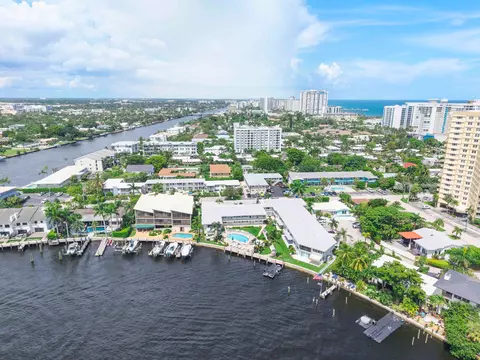 3216 SE 12th St #10, Pompano Beach, FL 33062