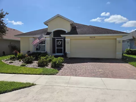 9529 Sea Spray Dr, Fort Pierce, FL 34945