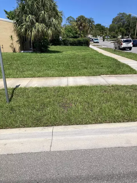 939 35th St, West Palm Beach, FL 33407