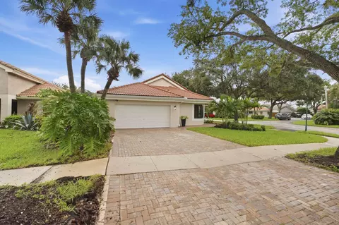 9701 NW 18th Ct, Plantation, FL 33322