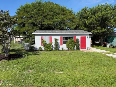 2405 3rd Ave SE, Vero Beach, FL 32962