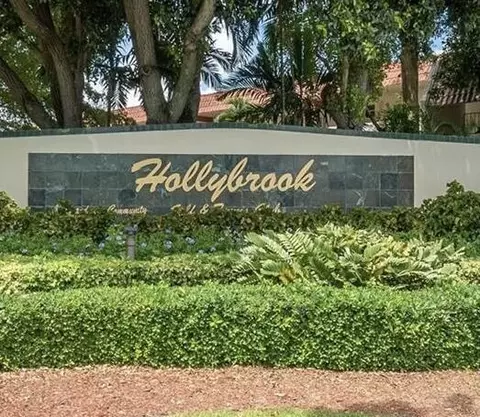 9410 N Hollybrook Lake Dr #302, Pembroke Pines, FL 33025