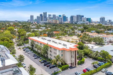 615 NE 12th Ave #301, Fort Lauderdale, FL 33304