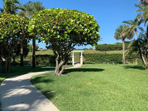 Exterior - 3071 Mainsail Cir, Jupiter, FL 33477 photo 7 of 11