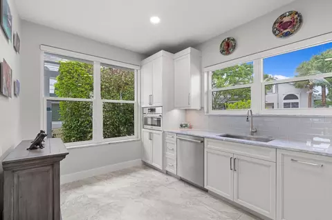 Kitchen - 3071 Mainsail Cir, Jupiter, FL 33477 photo 4 of 4