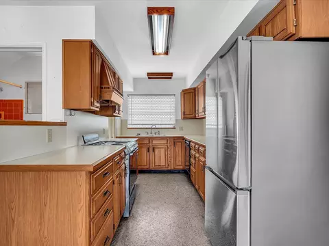 Kitchen - 702 S Riverside Dr, Pompano Beach, FL 33062 photo 1 of 5