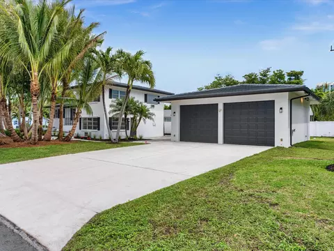 Exterior - 702 S Riverside Dr, Pompano Beach, FL 33062 photo 8 of 9