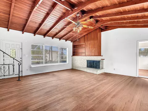 Living - 702 S Riverside Dr, Pompano Beach, FL 33062 photo 4 of 12