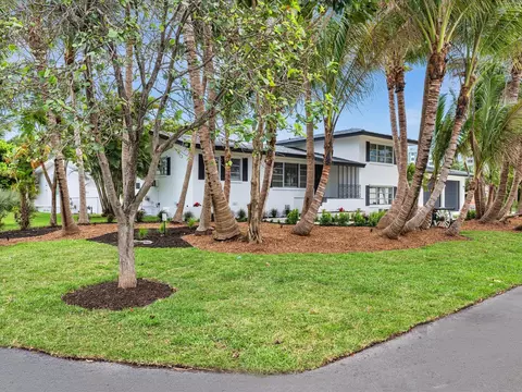 Exterior - 702 S Riverside Dr, Pompano Beach, FL 33062 photo 9 of 9
