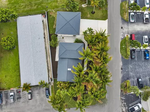 View/Area - 702 S Riverside Dr, Pompano Beach, FL 33062 photo 5 of 10