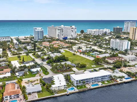 View/Area - 702 S Riverside Dr, Pompano Beach, FL 33062 photo 7 of 10