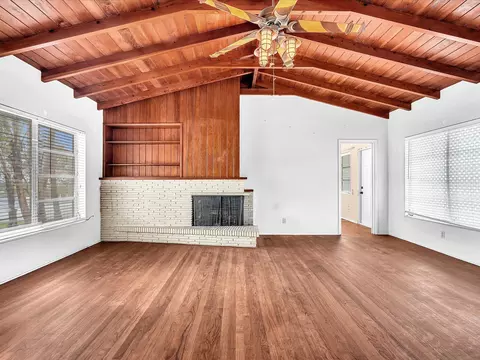 Living - 702 S Riverside Dr, Pompano Beach, FL 33062 photo 3 of 12