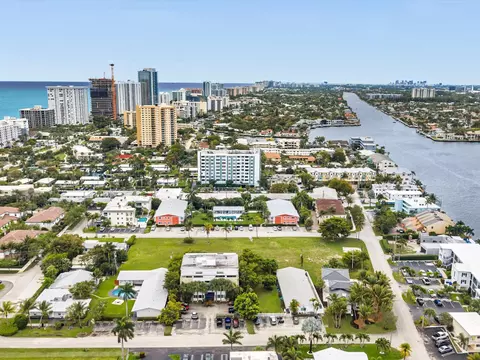 View/Area - 702 S Riverside Dr, Pompano Beach, FL 33062 photo 6 of 10