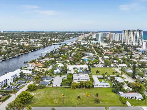 View/Area - 702 S Riverside Dr, Pompano Beach, FL 33062 photo 3 of 10