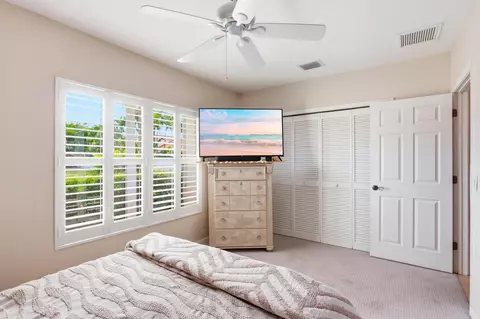 Bedroom - 435 Mohawk Ln, Boca Raton, FL 33487 photo 2 of 6