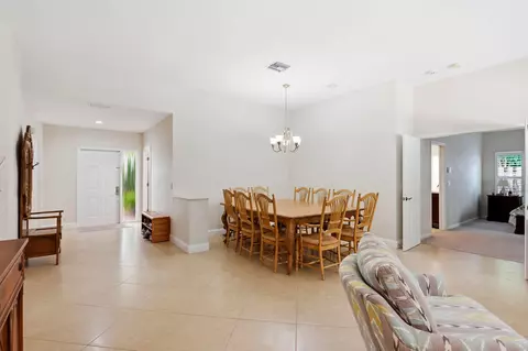 Dining - 435 Mohawk Ln, Boca Raton, FL 33487 photo 1 of 2