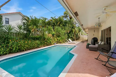 Exterior - 435 Mohawk Ln, Boca Raton, FL 33487 photo 5 of 7