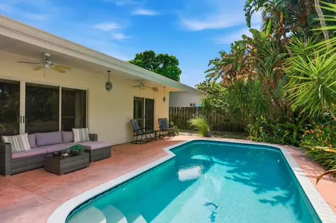 Exterior - 435 Mohawk Ln, Boca Raton, FL 33487 photo 4 of 7