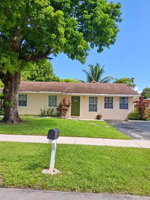 8171 SW 5th Ct, North Lauderdale, FL 33068
