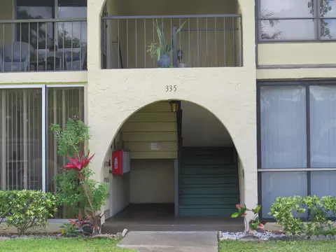 335 Pine Ridge Cir #D-1, Greenacres, FL 33463