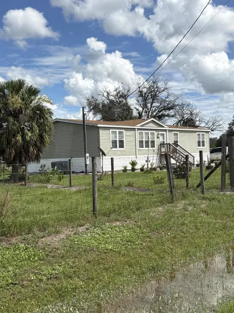 Exterior - 455 N Datil St, Clewiston, FL 33440 photo 2 of 3