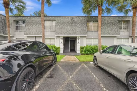 424 NW 70th Ave #121, Plantation, FL 33317