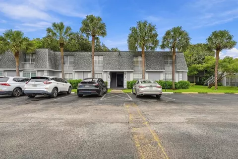 424 NW 70th Ave #121, Plantation, FL 33317