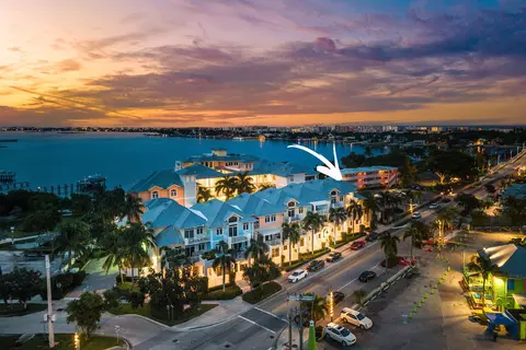 305 E Ocean Ave #TH-7, Lantana, FL 33462