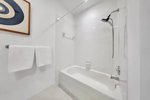 Bath - 3049 E Community Dr, Jupiter, FL 33458 photo 2 of 5
