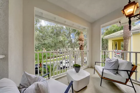 Exterior - 3049 E Community Dr, Jupiter, FL 33458 photo 2 of 4