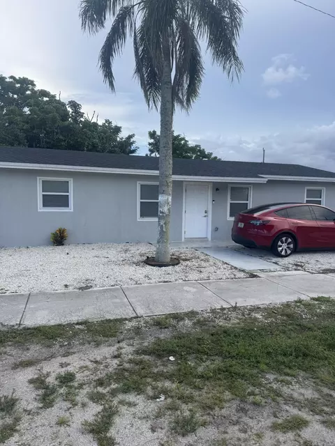 2801 Avenue Q, Fort Pierce, FL 34947