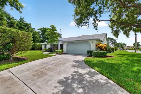 2320 Riviera Dr, Delray Beach, FL 33445