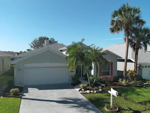 534 NW Lambrusco Dr, Port Saint Lucie, FL 34986