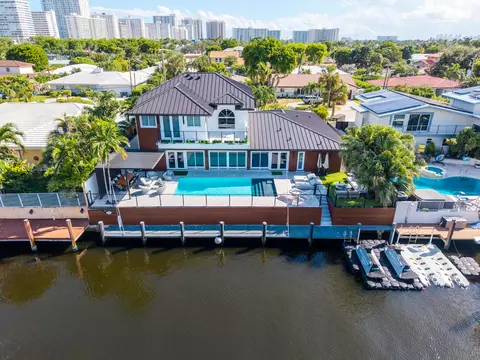 11 Castle Harbor Isle Dr, Fort Lauderdale, FL 33308