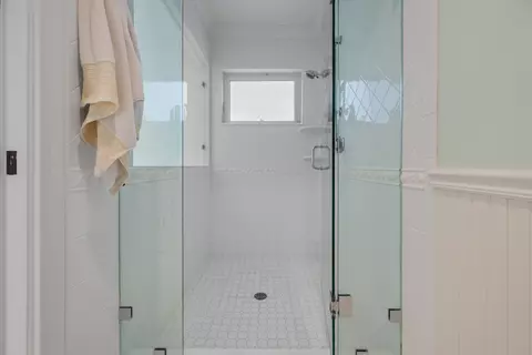 Bath - 200 Birkdale Ln, Jupiter, FL 33458 photo 3 of 7