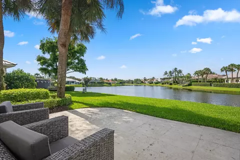 Exterior - 200 Birkdale Ln, Jupiter, FL 33458 photo 3 of 8