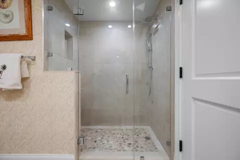 Bath - 200 Birkdale Ln, Jupiter, FL 33458 photo 7 of 7
