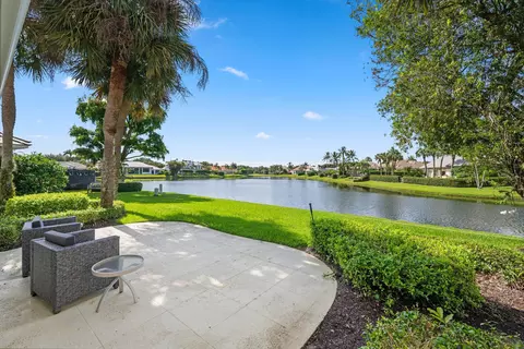 Exterior - 200 Birkdale Ln, Jupiter, FL 33458 photo 4 of 8