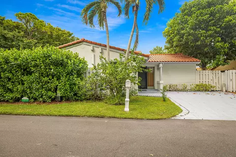 2780 Norfolk Pine Ct, Lake Worth, FL 33462