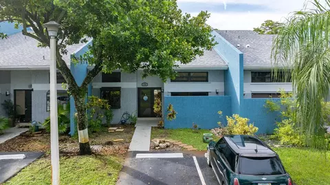 2840 S Oakland Forest Dr #2703, Oakland Park, FL 33309