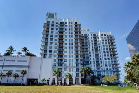 300 S Australian Ave #128, West Palm Beach, FL 33401