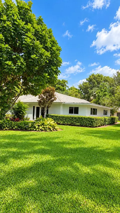 910 Cypress Grove Dr #V-69, Pompano Beach, FL 33069