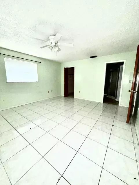 Bedroom - 275 SE 16th Ave, Okeechobee, FL 34974 photo 4 of 5
