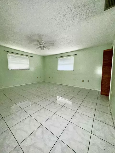 Bedroom - 275 SE 16th Ave, Okeechobee, FL 34974 photo 5 of 5