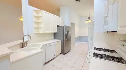 432 NW Sunview Way, Port Saint Lucie, FL 34986